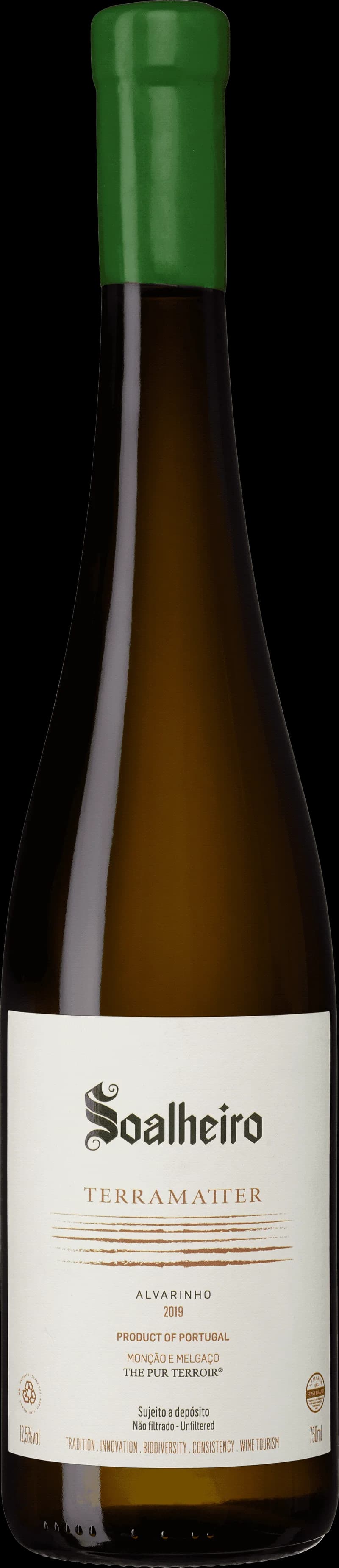 Flaska och glas med Soalheiro vitt vin från Portugal.