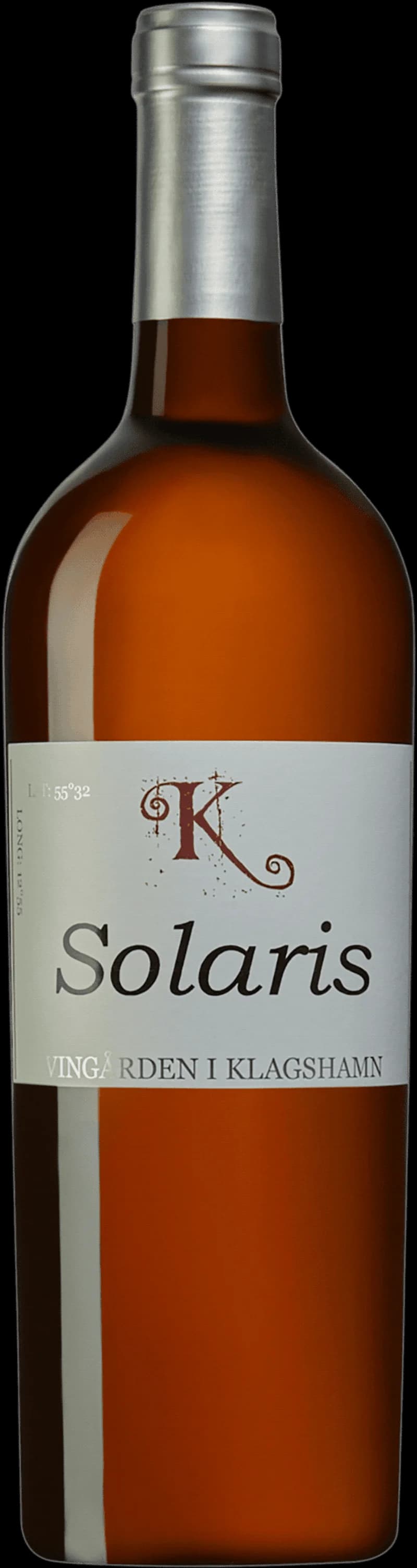 Flaska och glas med Solaris vitt vin från svensk druva.