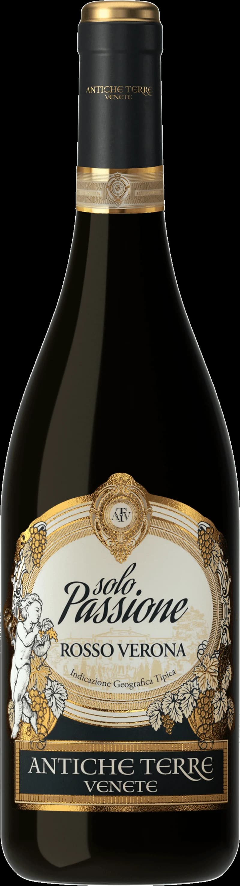 Flaska av Solo Passione rött vin mot en mörk bakgrund.