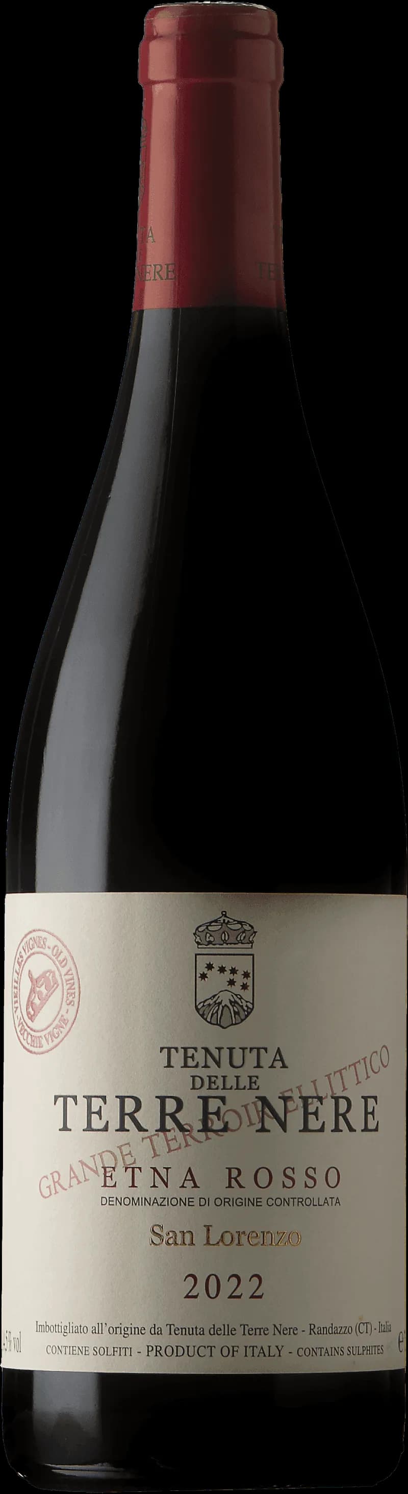 Flaska av Tenuta delle Terre Nere rött vin mot en mörk bakgrund