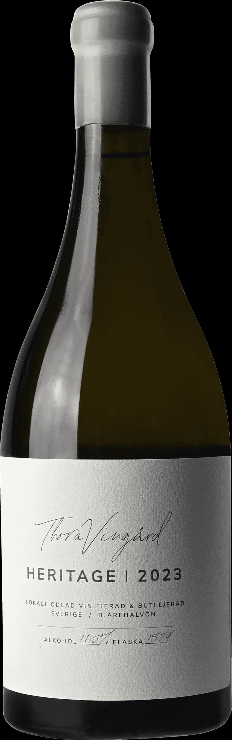 Flaska vitt vin från Thora Vingård med etikett.