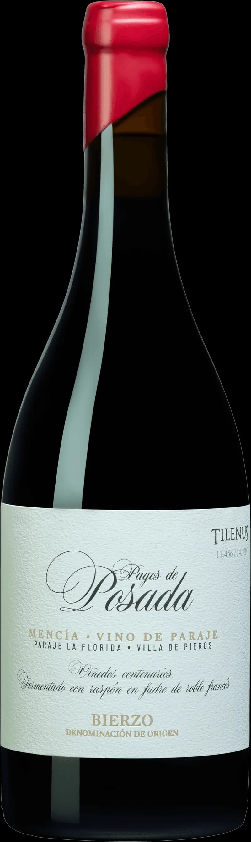 Flaska av Tilenus rött vin på en bordsservering.