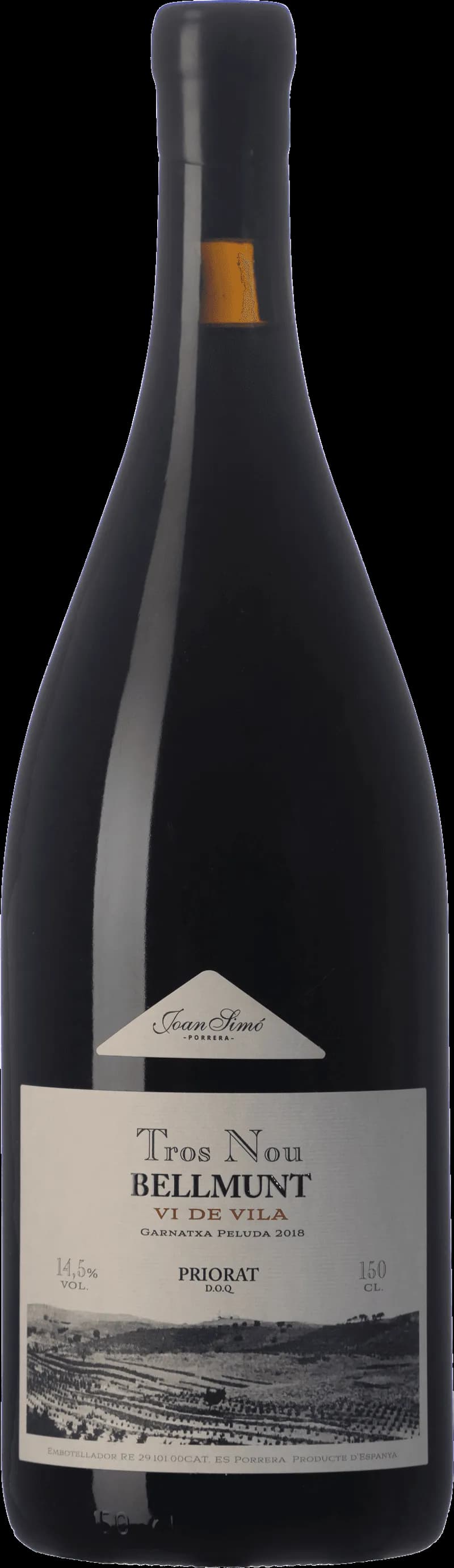 Tros Nou magnumflaska med rött vin mot ljus bakgrund.