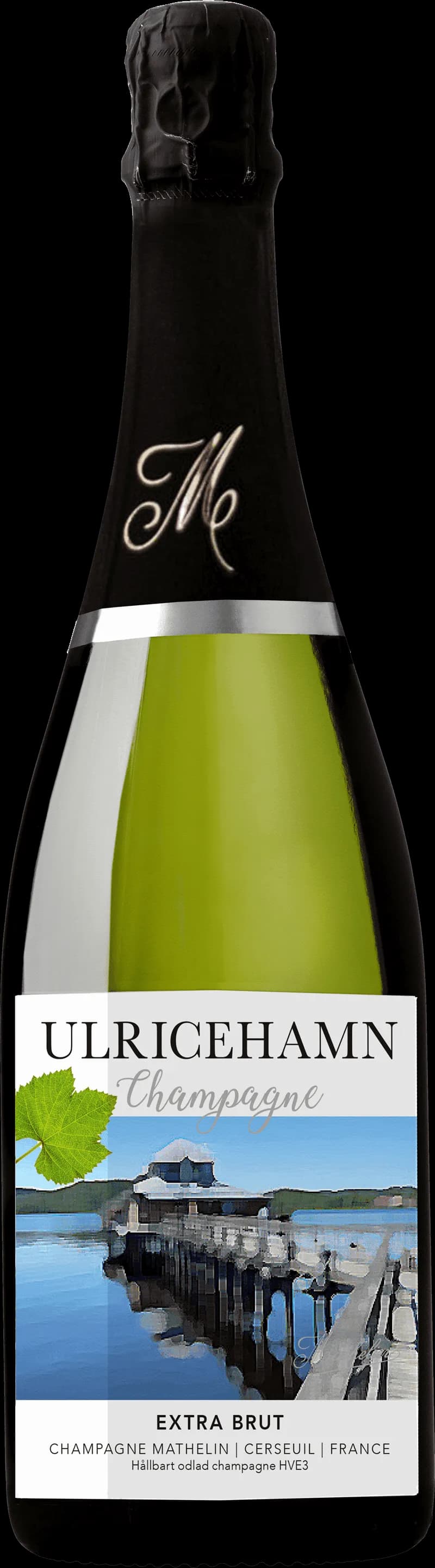Flaska mousserande vin från Ulricehamn med bubblor i glaset.