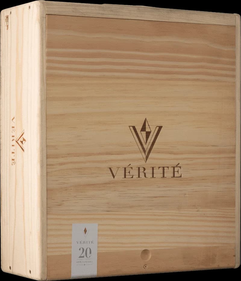 Flaska av rött vin från Vérité Estate med etikett.