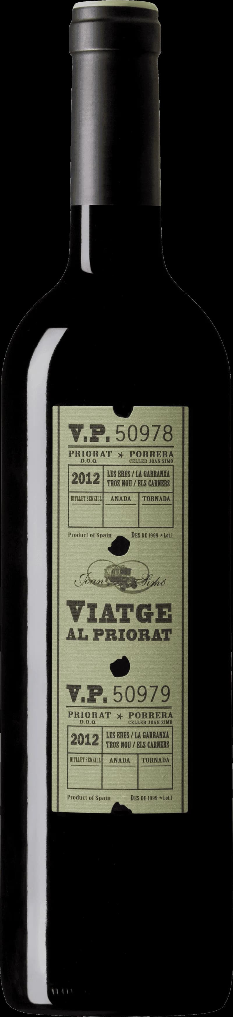 Flaska rött vin från Priorat, Spanien, med vingårdar i bakgrunden.