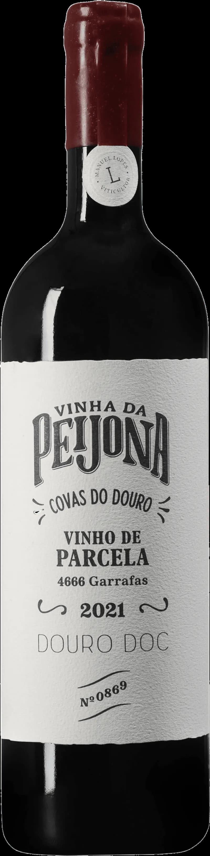 Flaska rött vin från Vinha da Peijona på en bordsservering