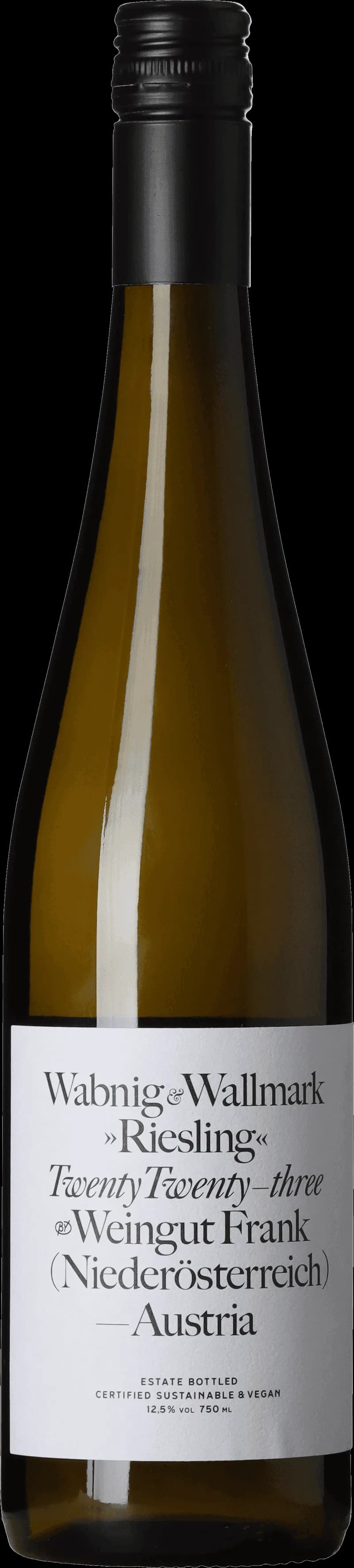 Flaska av vitt vin från Wabnig Wallmark på en ljus bakgrund.