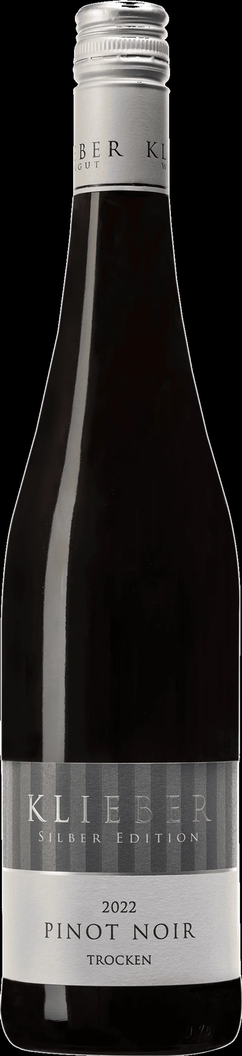 Flaska med rött vin från Weingut Kleber på en bordsservering.