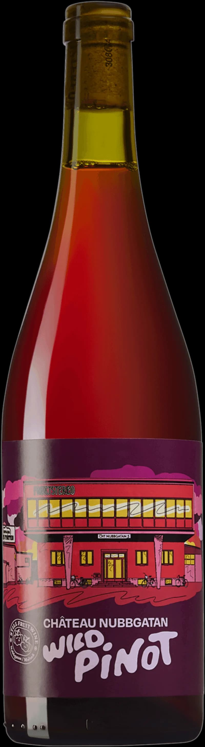 Flaska med Wild Pinot smaksatt vin och ett glas fruktvin på ett bord.