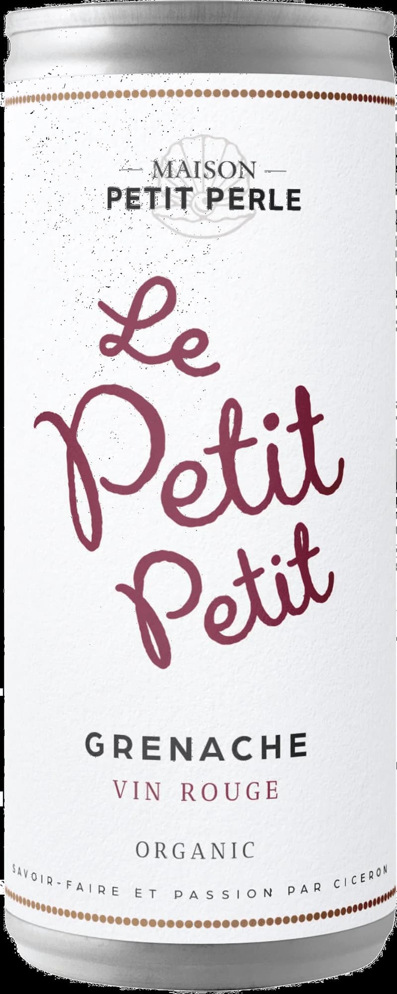 Flaska Maison Petit Perle rött vin med etikett, fotograferad mot neutral bakgrund