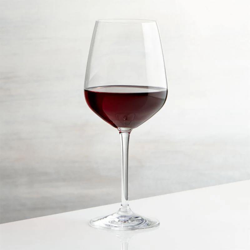 Hur många kalorier är det i ett glas rött vin?
