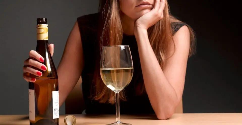 Veckans fråga: Blir jag sur i magen av vinet?