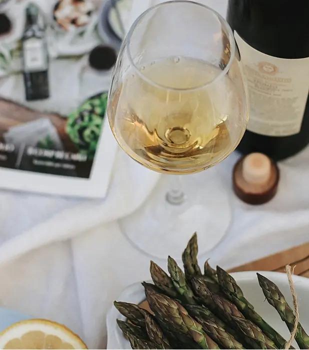 Nu kommer sparrisen – och vin till det?