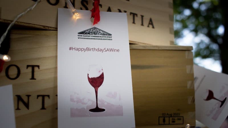 HappyBirthdaySAWine omslag 2