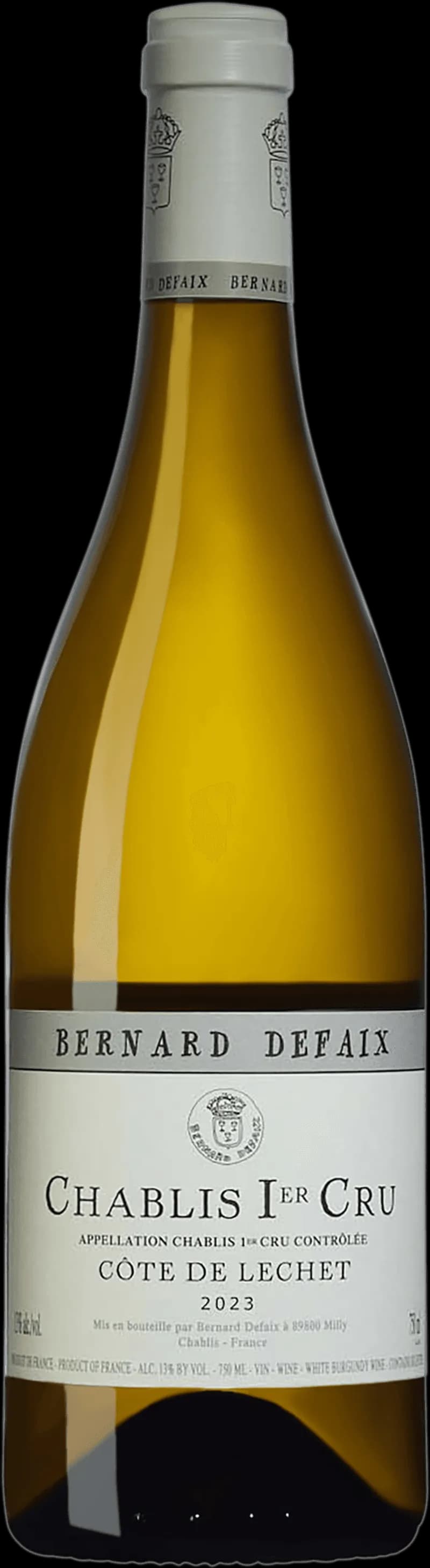 Flaska Chablis Côte de Léchet Premier Cru vitt vin mot ljus bakgrund.