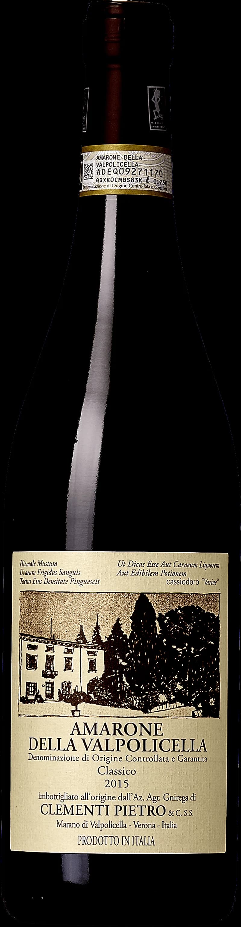 Flaska Amarone di Valpolicella Classico, ett kraftfullt rött vin från Veneto i Italien
