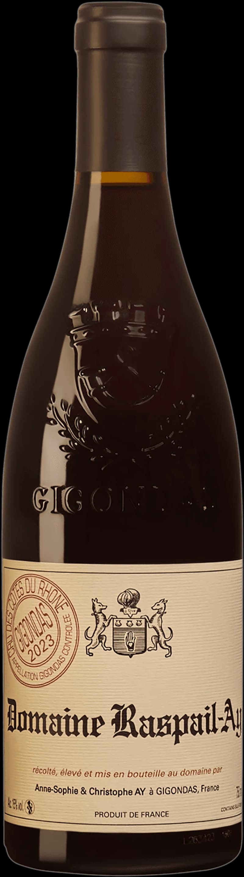 Flaska och glas med rött vin från Gigondas i Rhônedalen