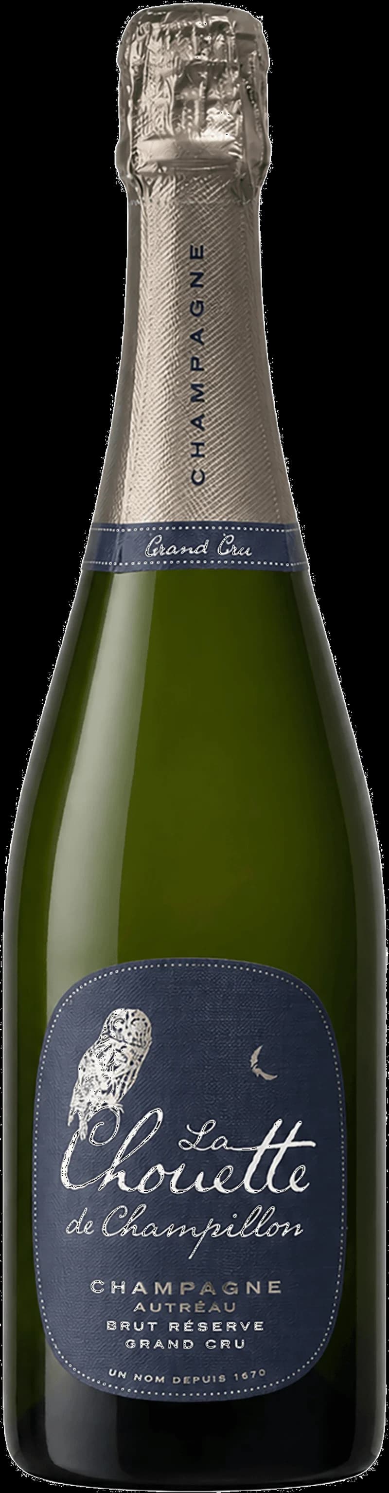 Flaska med La Chouette de Champillon, ett mousserande vin, fotograferad mot en ljus bakgrund.