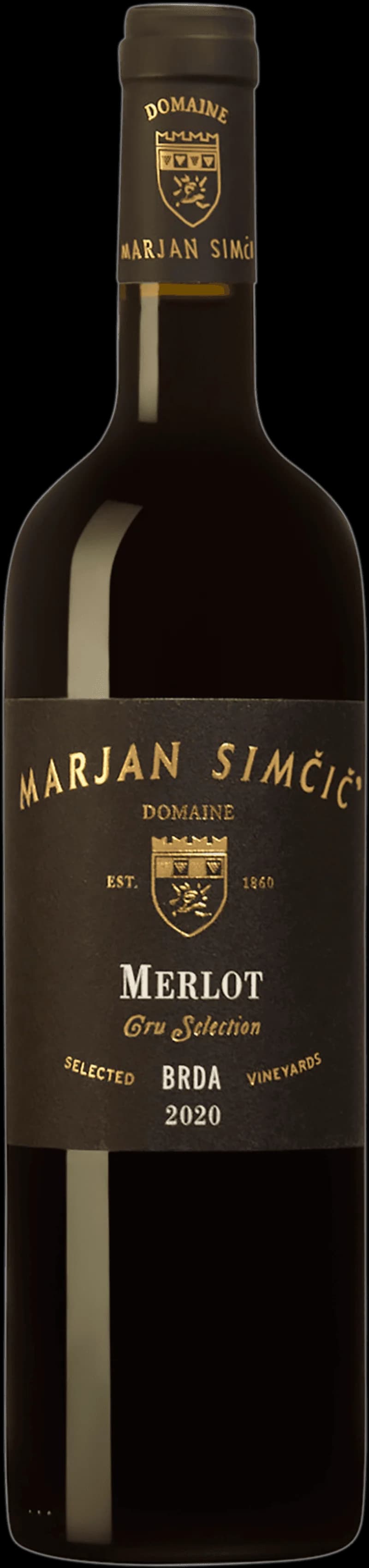 Flaska rött vin från Marjan Simcic Domaine, uppställd mot neutral bakgrund