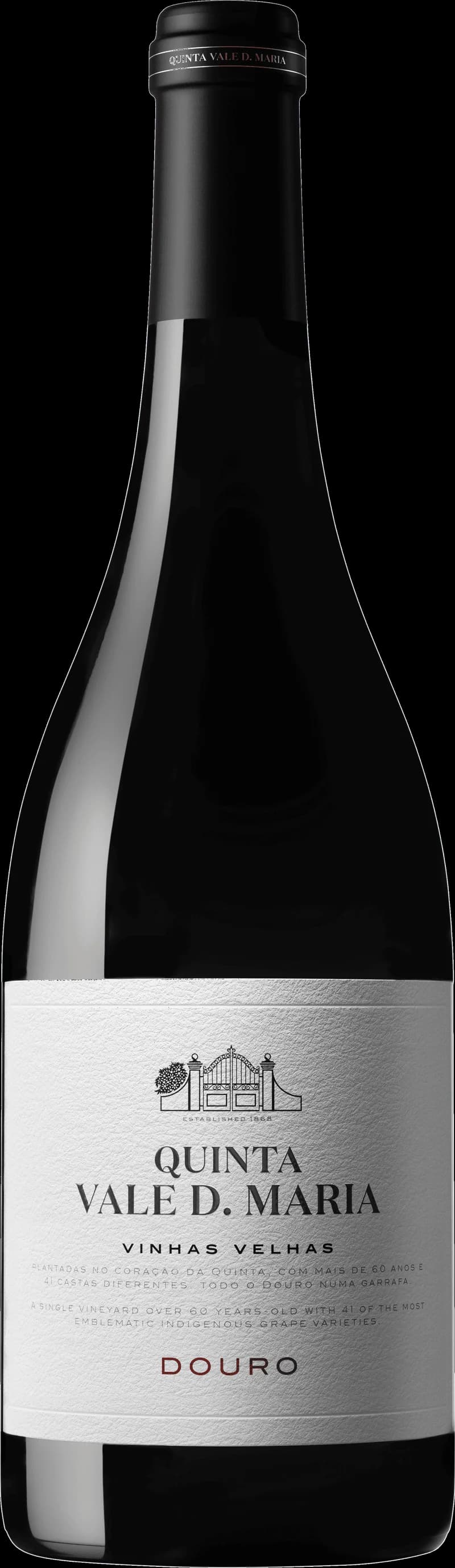 Flaska rött vin från Quinta Vale D. med etikett, fotograferad mot neutral bakgrund
