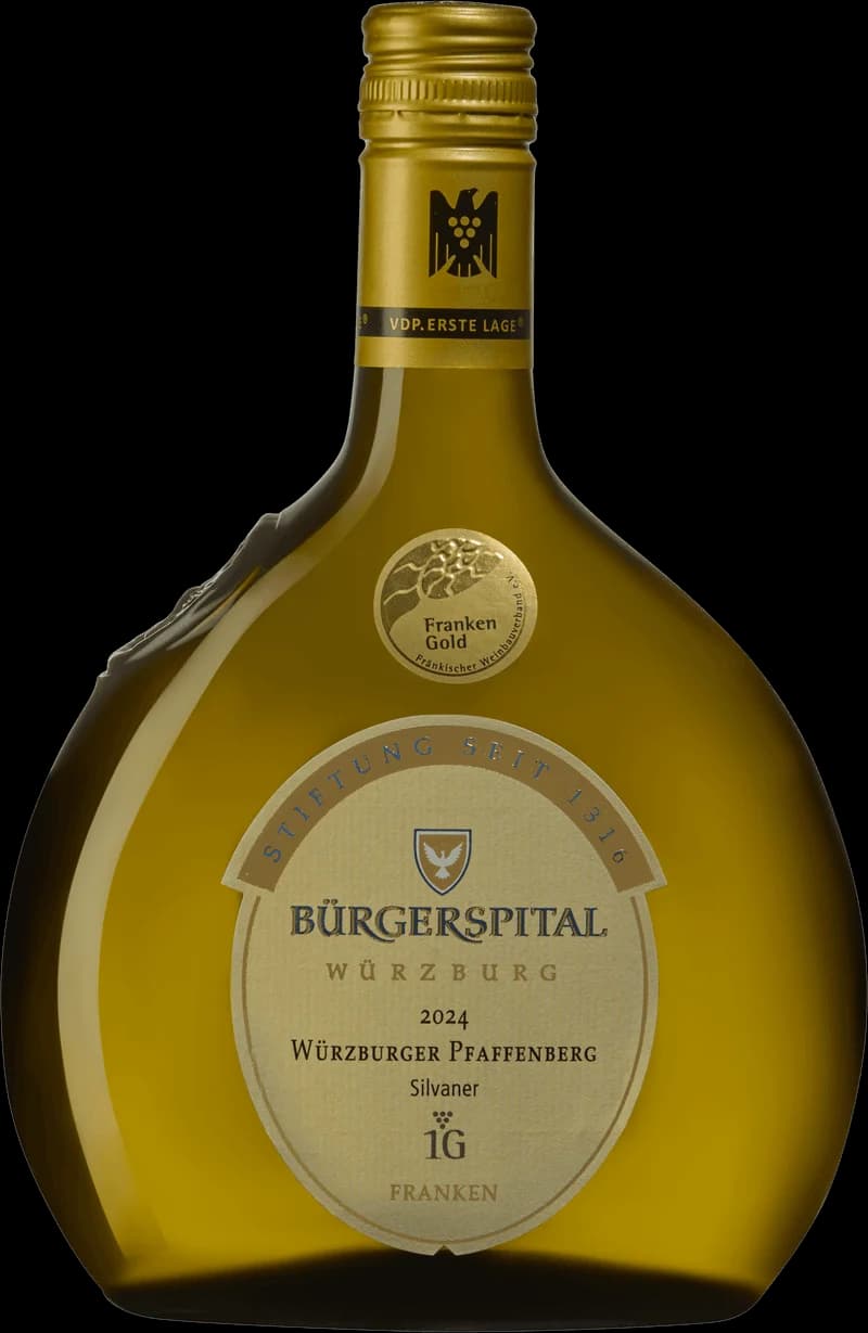 Flaska med vitt vin från Würzburger Pfaffenberg, ett tyskt vin från Franken