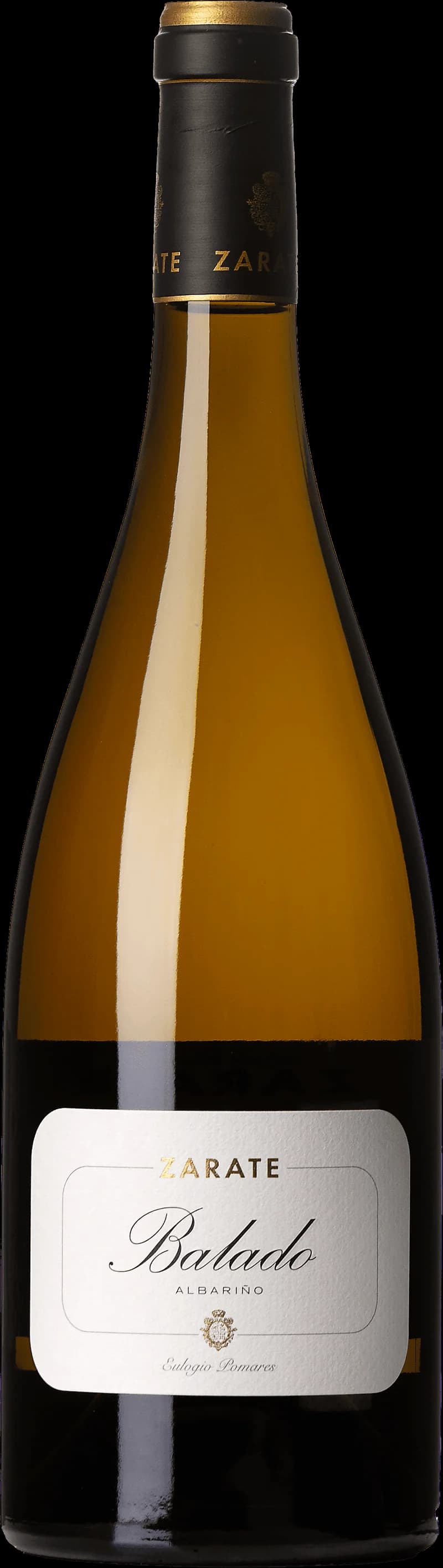 Flaska Zárate vitt vin, ett spanskt vitvin från Rías Baixas, fotograferad mot ljus bakgrund.