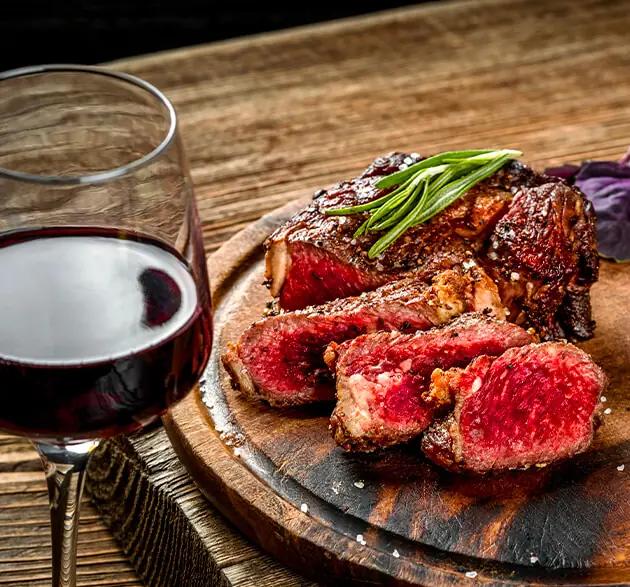 Är Merlot eller Pinot Noir bättre till biff?