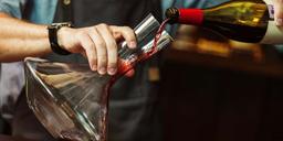 Ska man dekantera – eller inte?