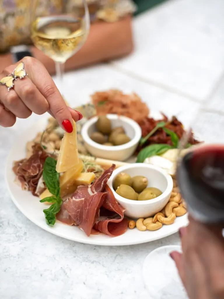 snacks med champagne bubbel