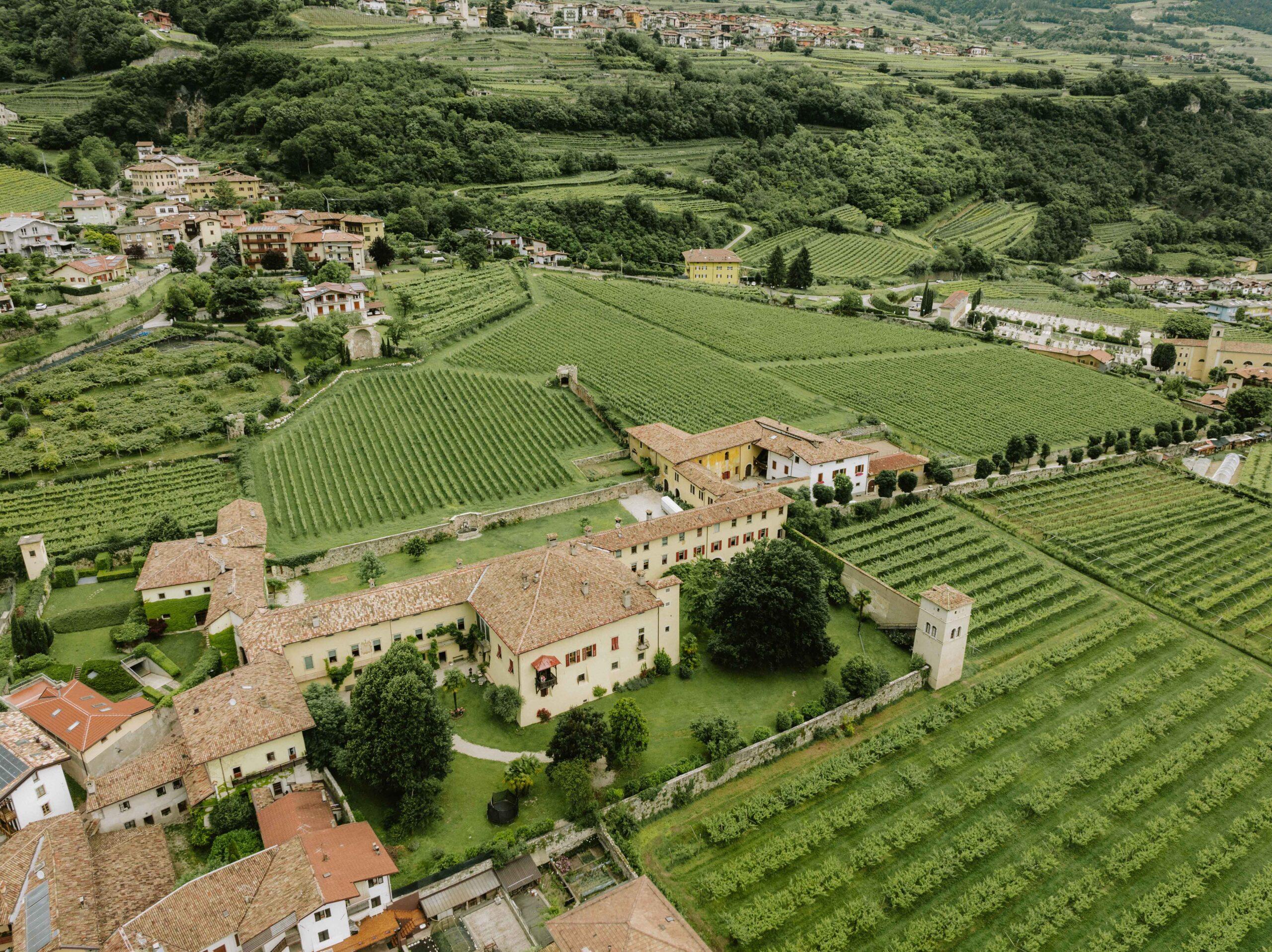 Palazzo Lodron: Ett historiskt familjearv i hjärtat av Vallagarina, Italien Palazzo Lodron: Ett historiskt familjearv i hjärtat av Vallagarina, Italien