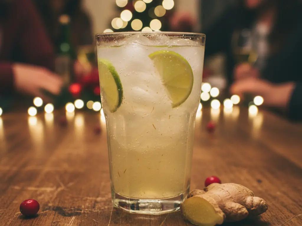 Julens Bästa Cocktails: 9 Festliga Drinkar att Skåla med i December 2025