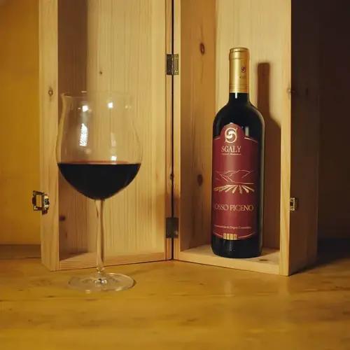 Azienda Agricola Biologica Sgaly di Tommaso Sgalippa: Naturens viskning bland kullarna Azienda Agricola Biologica Sgaly di Tommaso Sgalippa: Naturens viskning bland kullarna