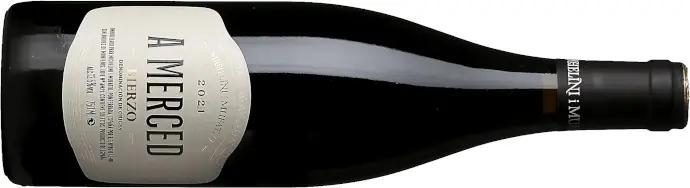 Nu tar de lätta, kylda röda vinerna över … Nu tar de lätta, kylda röda vinerna över …