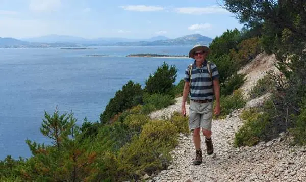Sardinien vandringsled längs med den vackra kusten