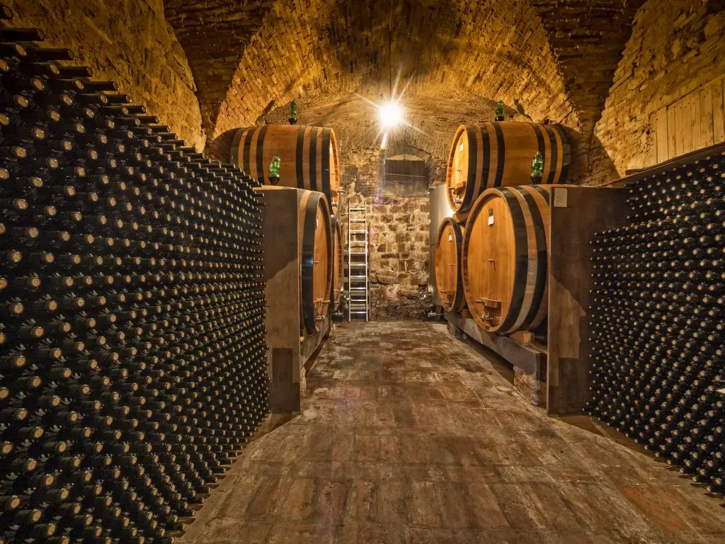 hur-lange-haller-en-ooppnad-flaska-vin