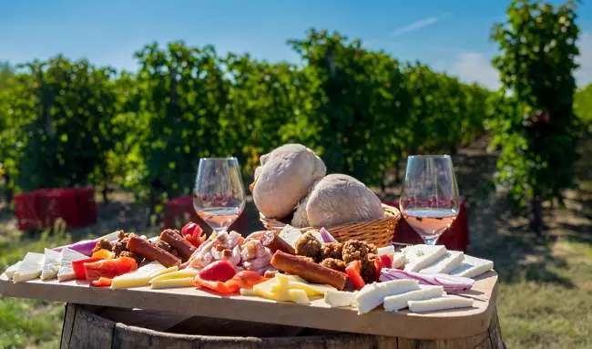 Rumänien - traditionell mat och vin