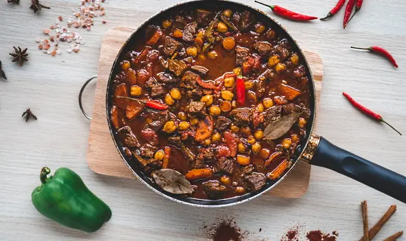 medelfylliga röda viner - köttgryta recept