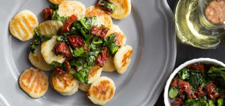 Gnocchi, soltorkade tomater & spenat