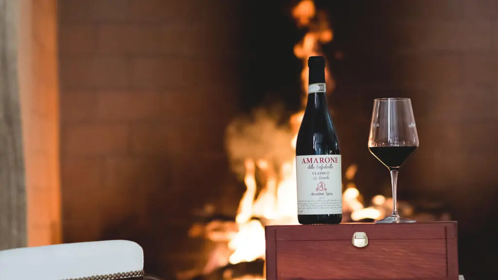 Så serverar och njuter du av Amarone