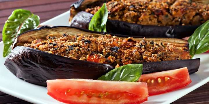 Fyllda auberginer som smälter i munnen och rödvin från Libanon