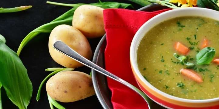 Pimpa middagen med en soppa på potatis och vattenkrasse samt en god lager