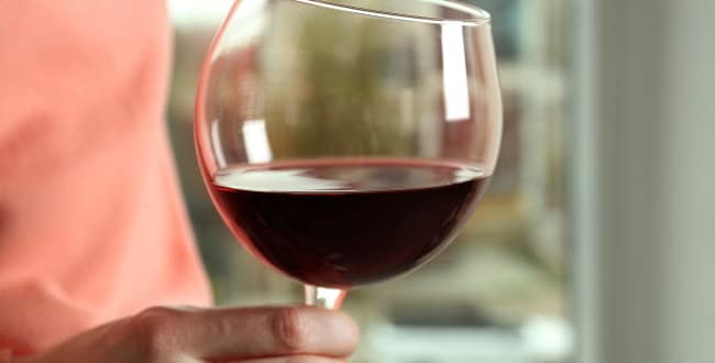 vinfrågor - ett glas rött