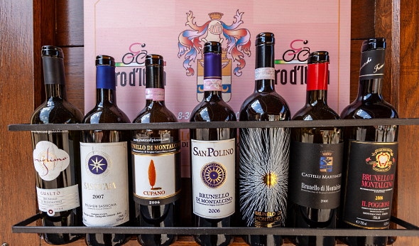 Brunello-vin - flera flaskor med olika varumärken