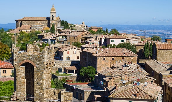 Brunello-vin - utsikt från staden Montalcino