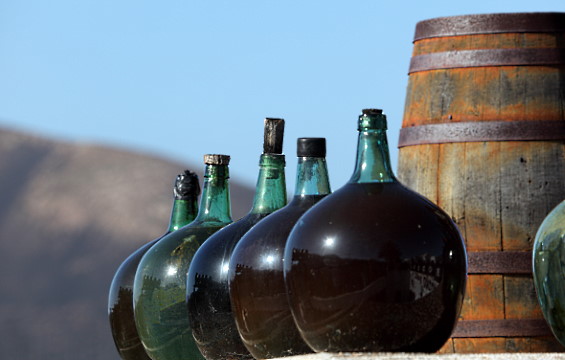 viner från kanarieöarna - vinflaskor