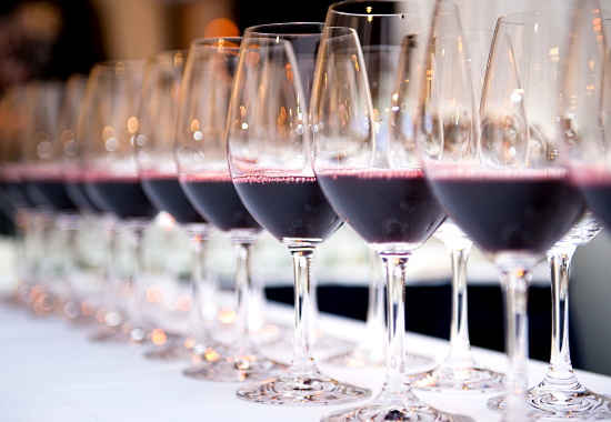 Pinot Noir - glas med vin på rad